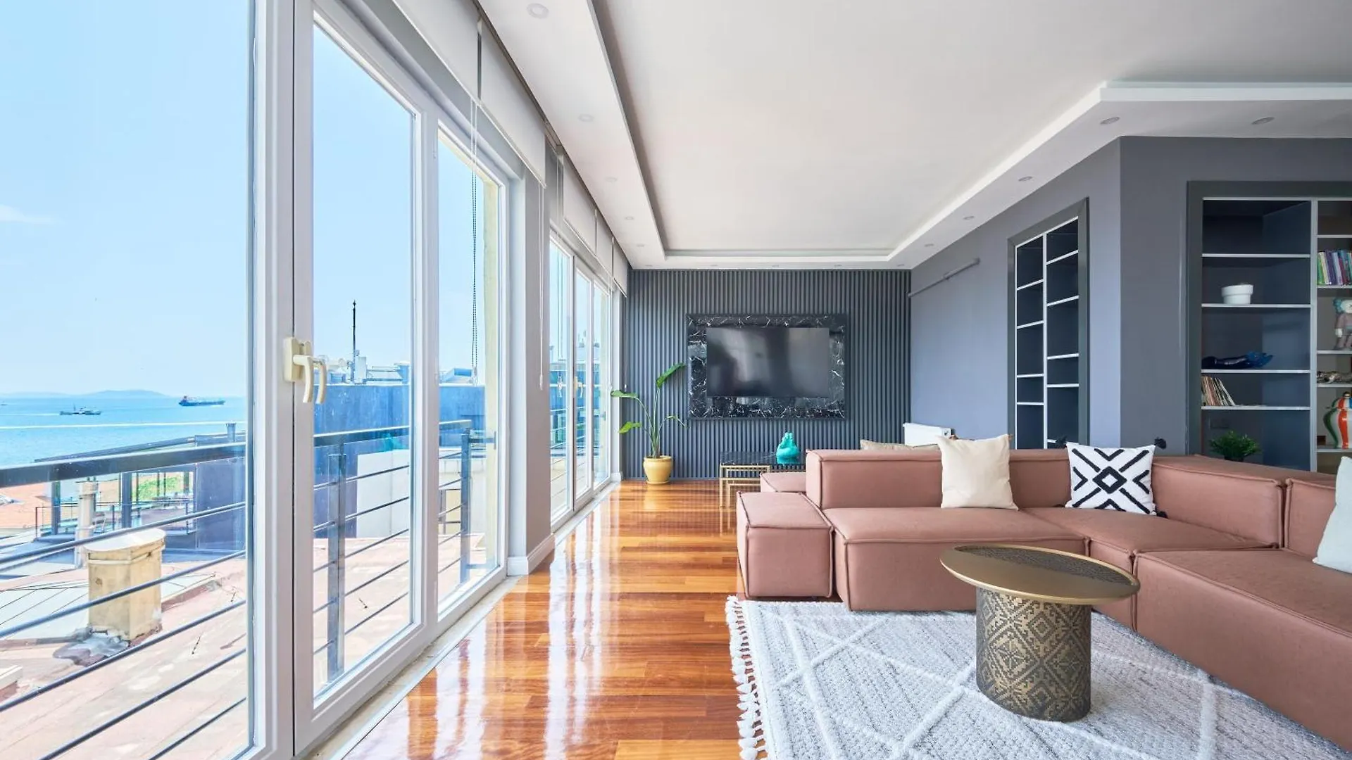 Modern Duplex Bosphorus View Apartment With Teracce Istanbul Turkey